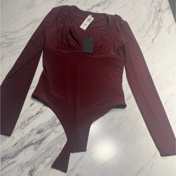Aritzia Tops - Aritzia bodysuit small